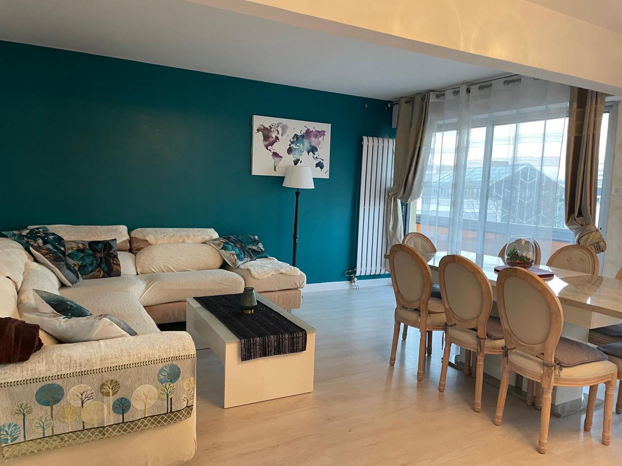 Bel Appartement Lumineux De 100M2 6 Places 3 Chambres Au 3E Etage Avec Ascenseur -A 5Mn A Pied Du Parc Des Expositions Congres De Dijon Et Eng Et 10Mn Du Centre Ville Place Parking Devant L'Immeuble Exterior foto
